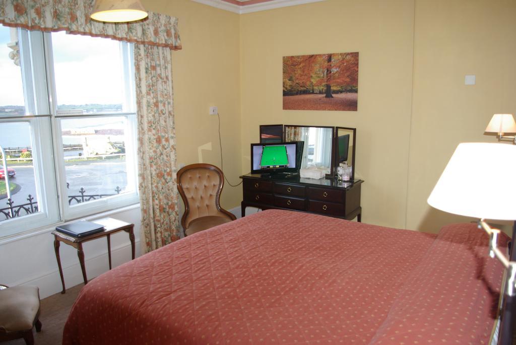 Menai Bank Hotel Caernarfon Oda fotoğraf