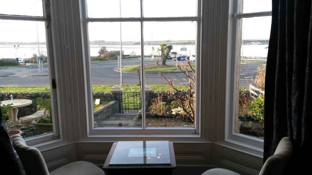 Menai Bank Hotel Caernarfon Oda fotoğraf