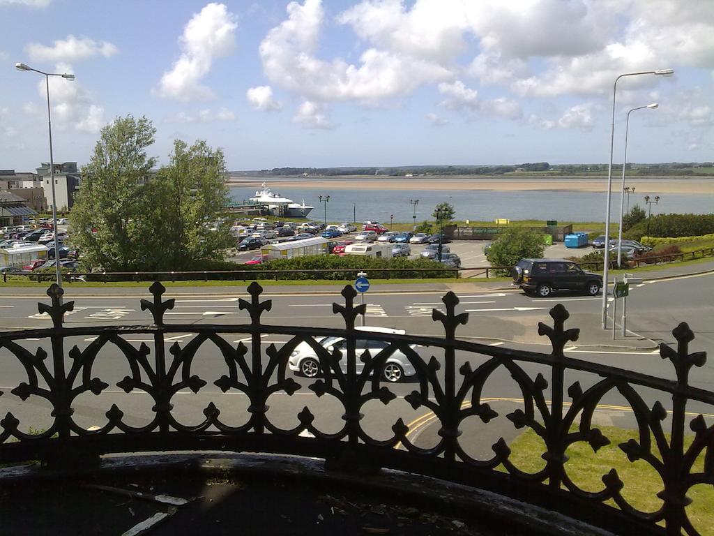 Menai Bank Hotel Caernarfon Oda fotoğraf